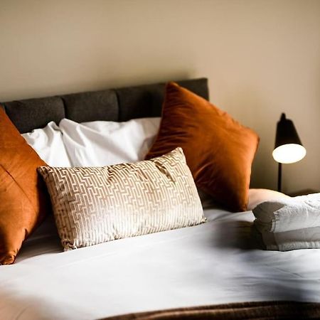 Modern 2 Bedroom Apartment - City Centre - Parking Manchester Ngoại thất bức ảnh