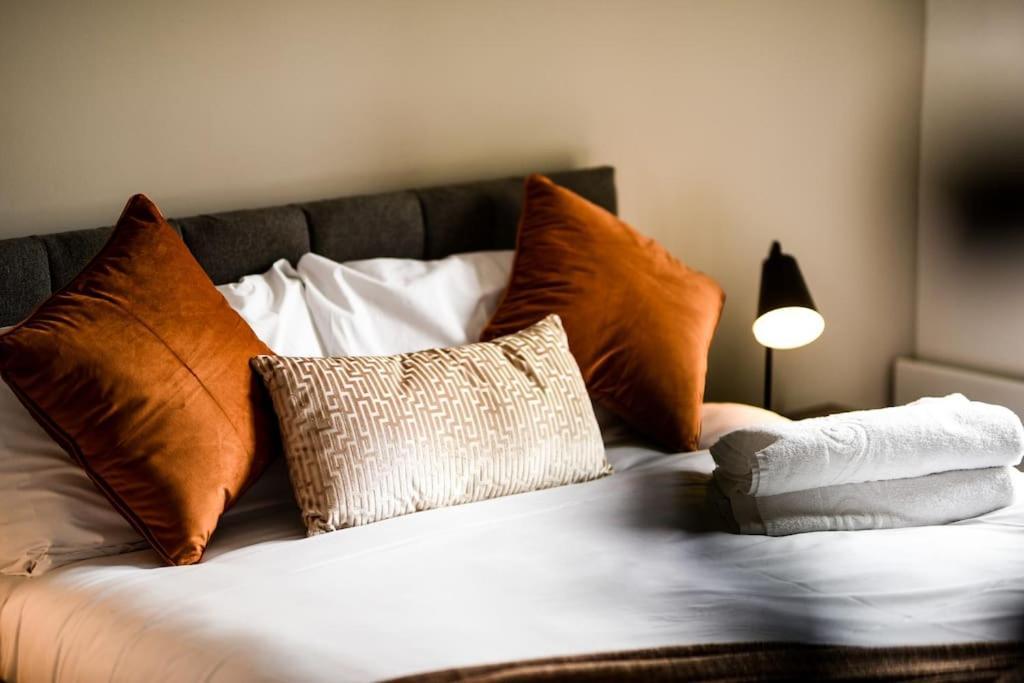 Modern 2 Bedroom Apartment - City Centre - Parking Manchester Ngoại thất bức ảnh