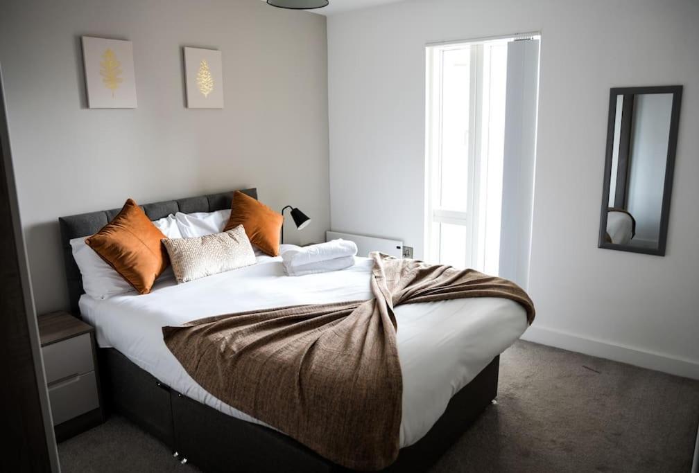 Modern 2 Bedroom Apartment - City Centre - Parking Manchester Ngoại thất bức ảnh