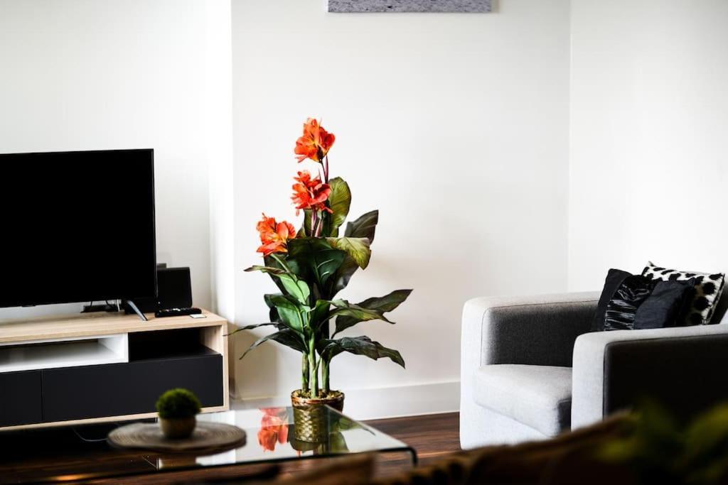 Modern 2 Bedroom Apartment - City Centre - Parking Manchester Ngoại thất bức ảnh