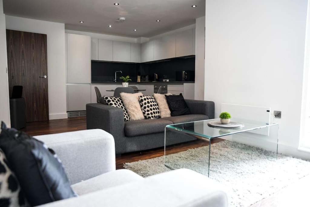 Modern 2 Bedroom Apartment - City Centre - Parking Manchester Ngoại thất bức ảnh